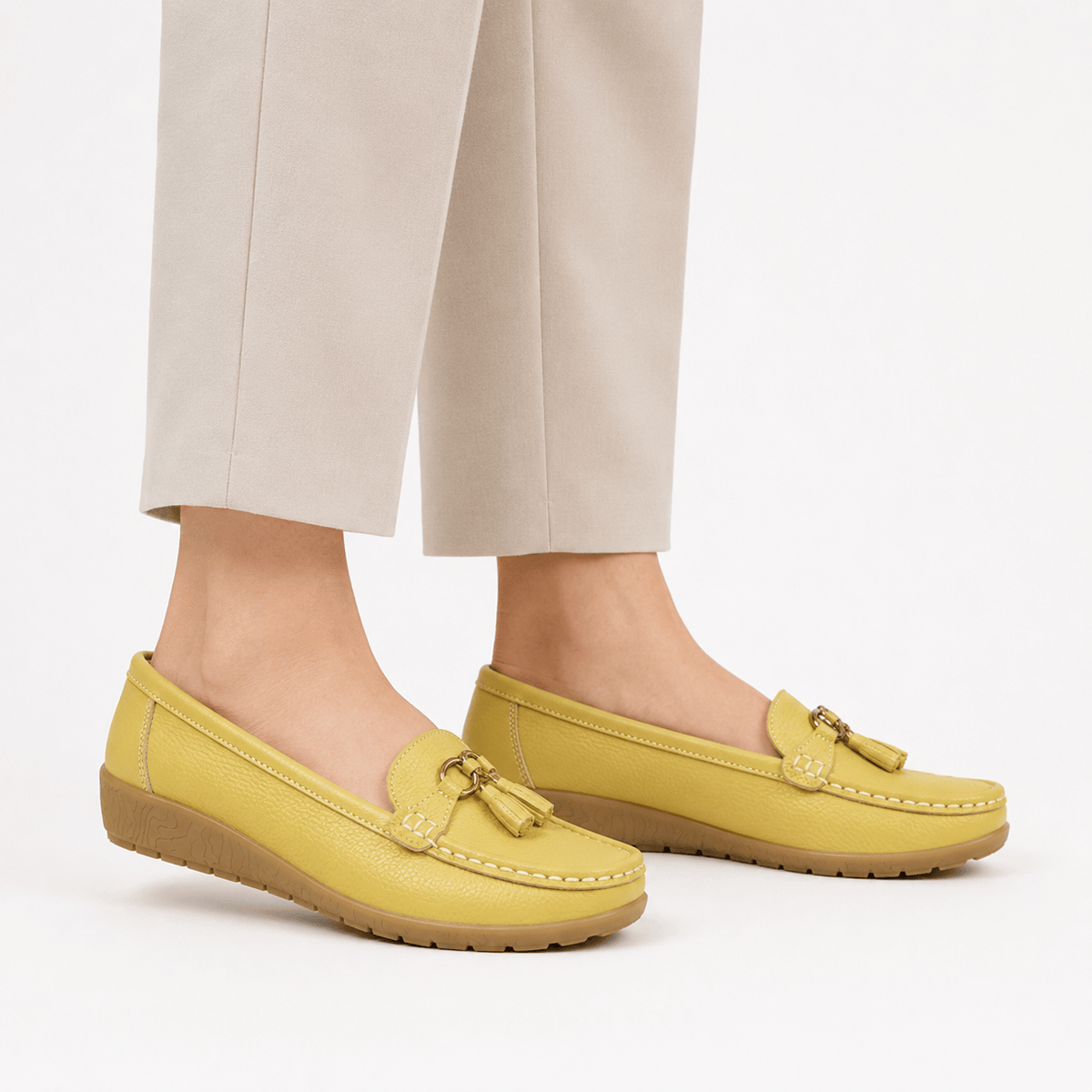 Comptoir du Mocassin Mocassins Femme en Cuir Jaune Claire à Enfiler à Glands