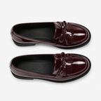 Comptoir du Mocassin Mocassins Femme en cuir verni Bordeaux à pompon et nœud